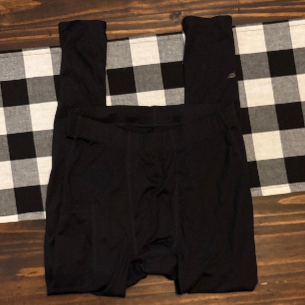 Fabletics men’s small baselayer black pants tights